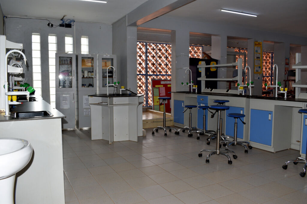 3 science labs